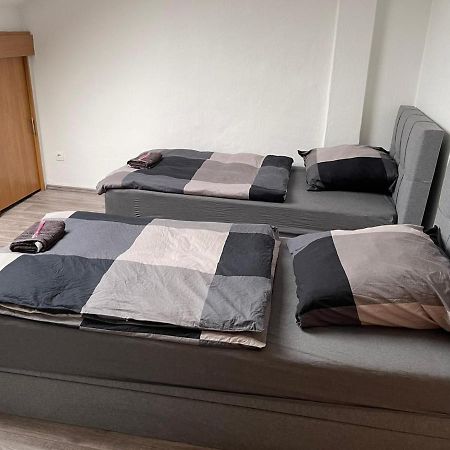 Apartment Bis Zu 8 Einzelbetten Stellplatz Wifi Essen Exteriér fotografie